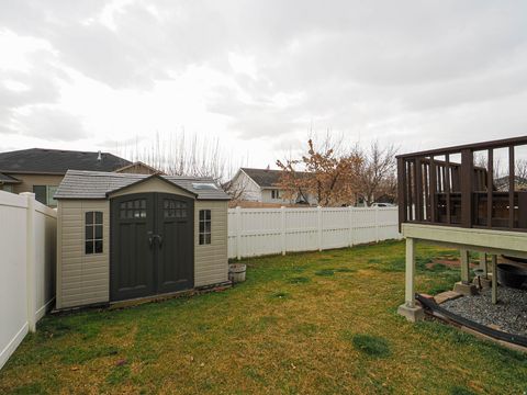 Tiny photo for 2475 CRAIG LN, Syracuse, UT 84075 (MLS # 2136732)