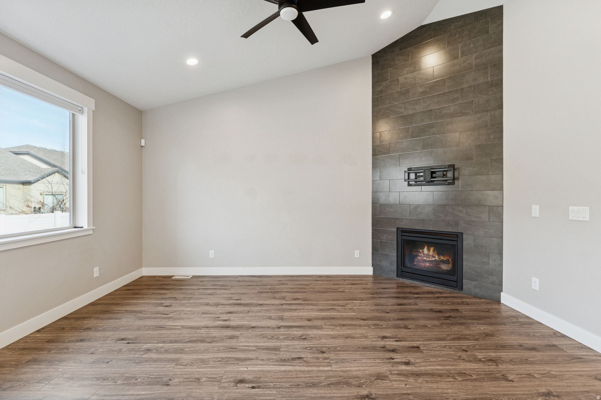 COTTAGES AT THE ROSE - Residential