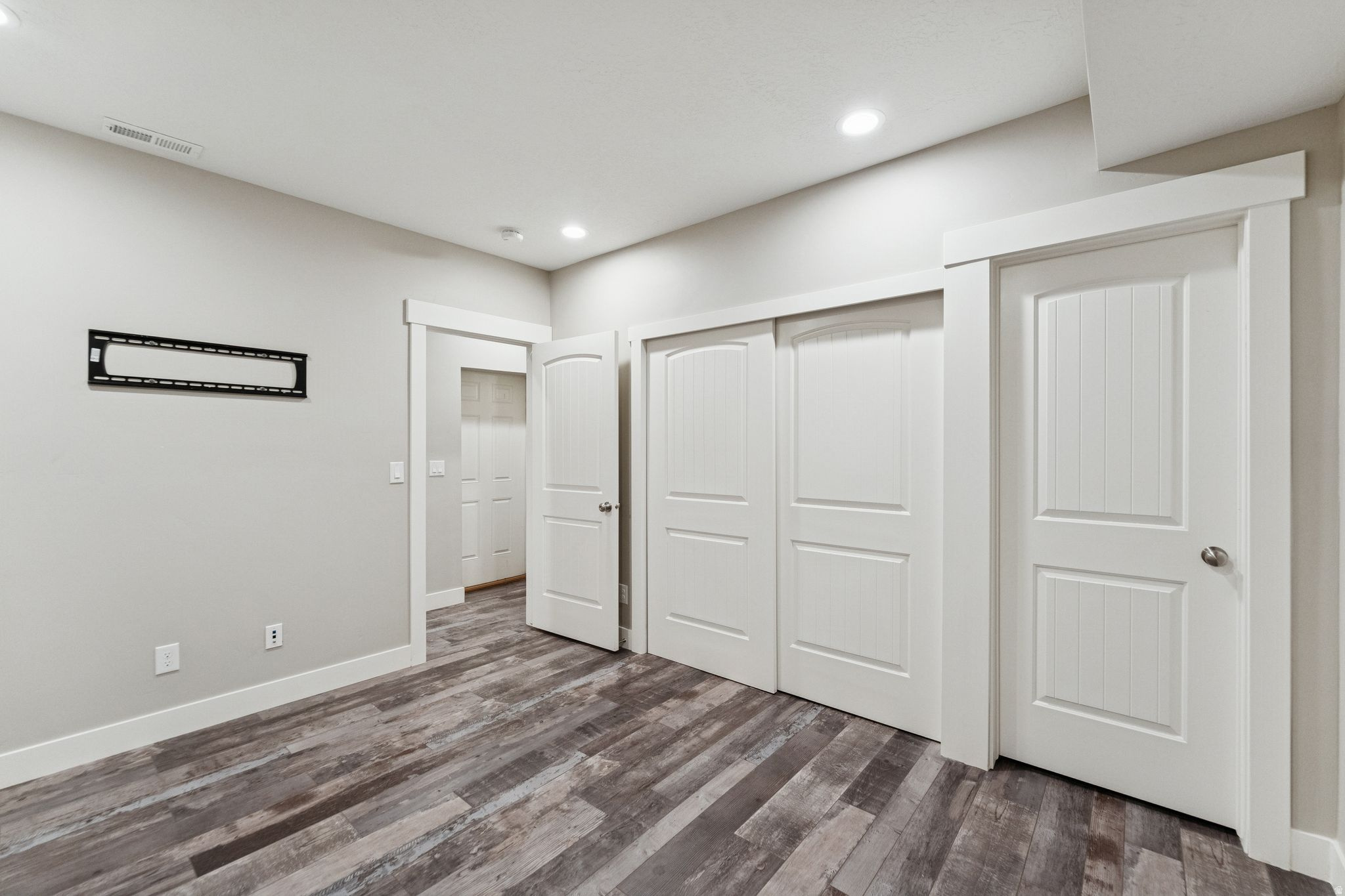 COTTAGES AT THE ROSE - Residential