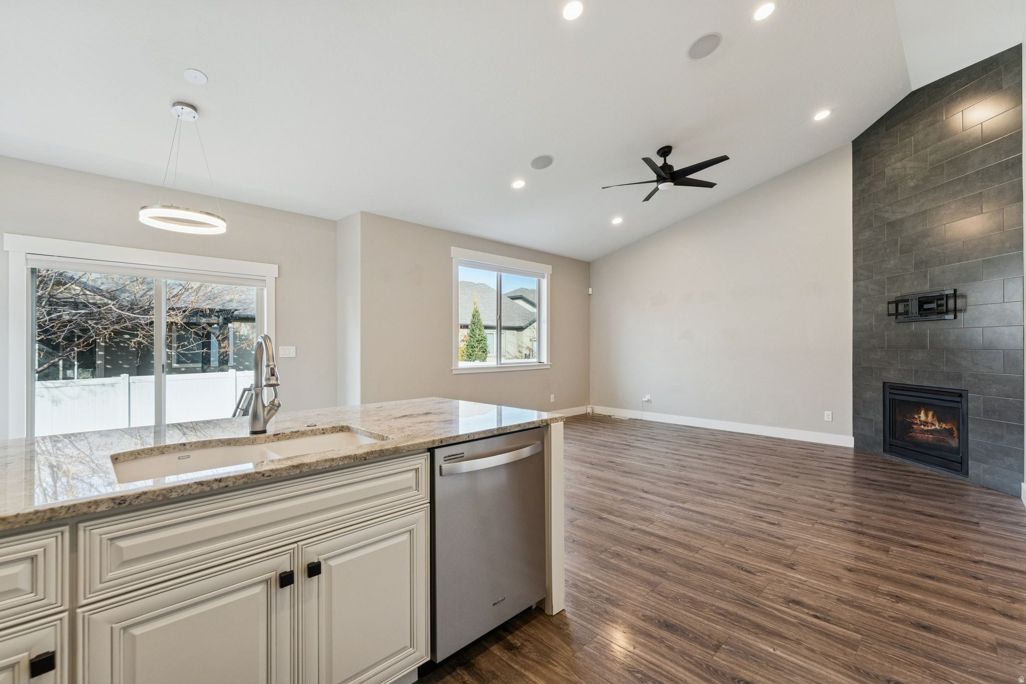 COTTAGES AT THE ROSE - Residential