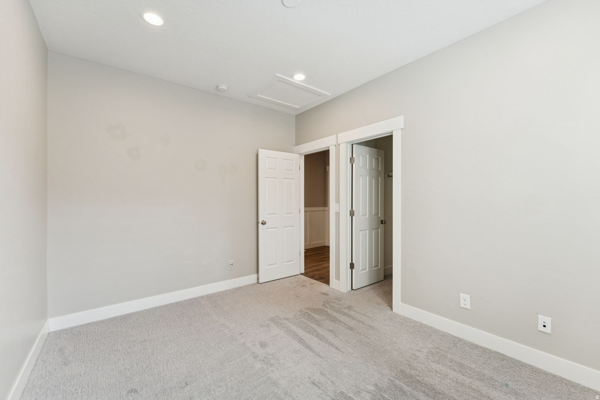 COTTAGES AT THE ROSE - Residential