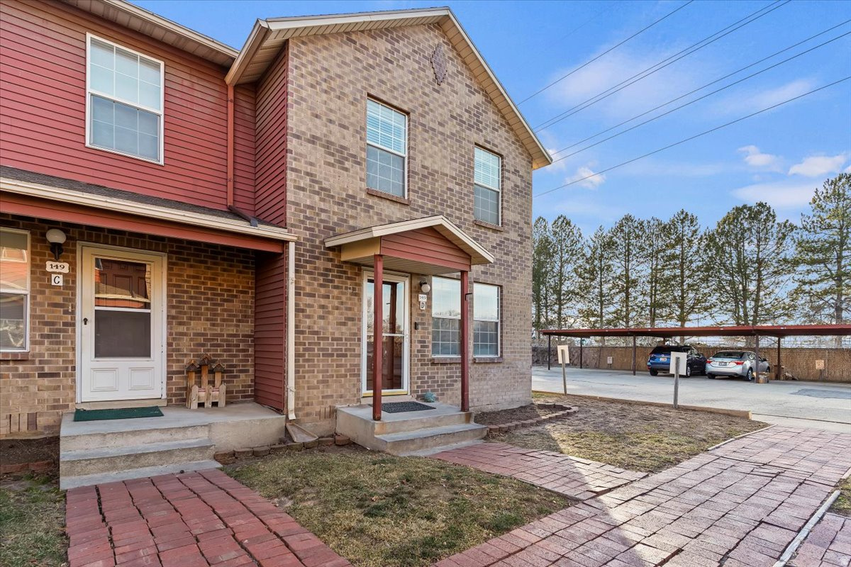 COURTYARD TOWNHOME - Residential