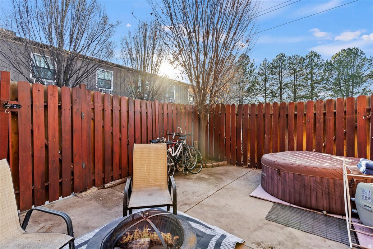 COURTYARD TOWNHOME - Residential