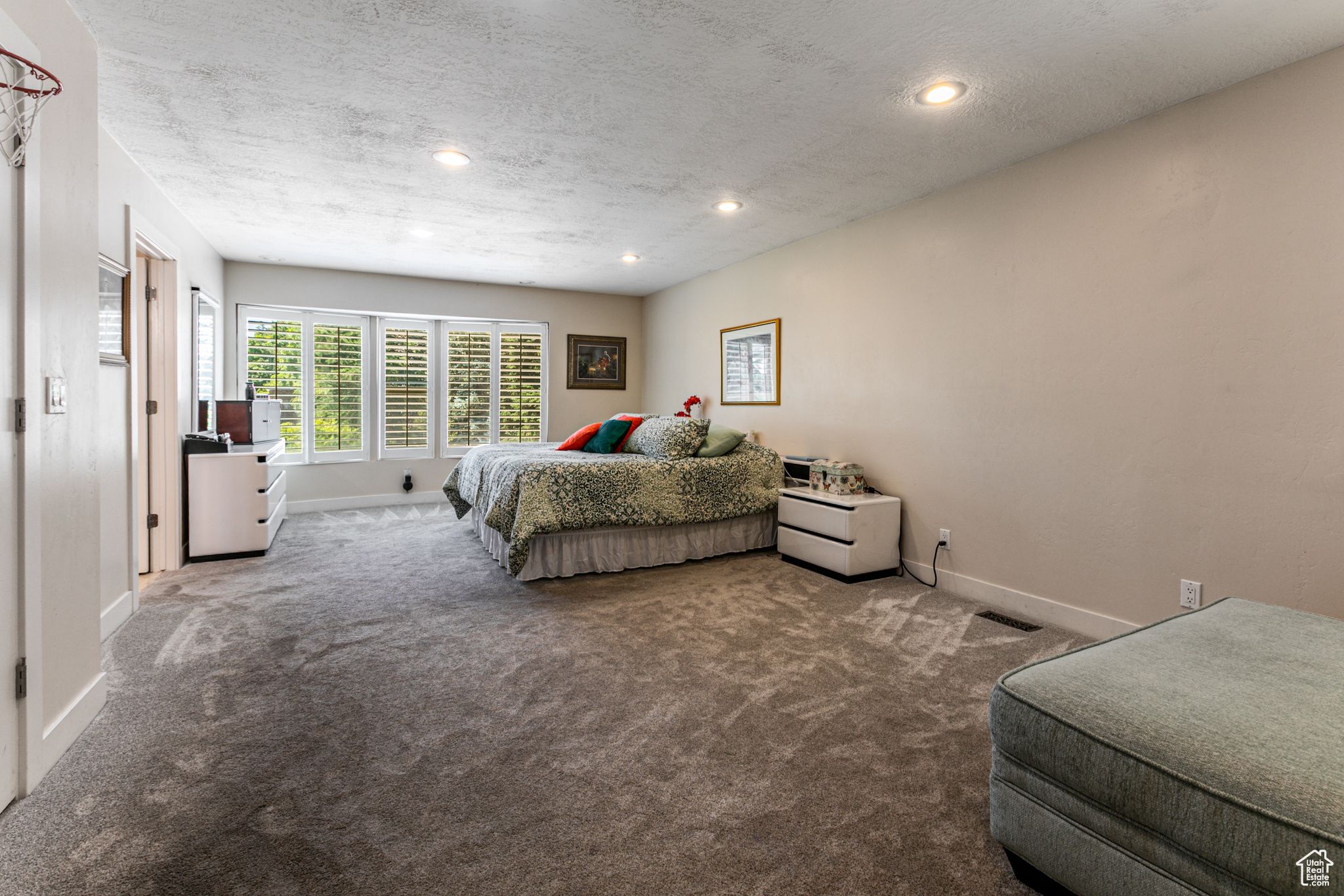 PINE CREST - Residential