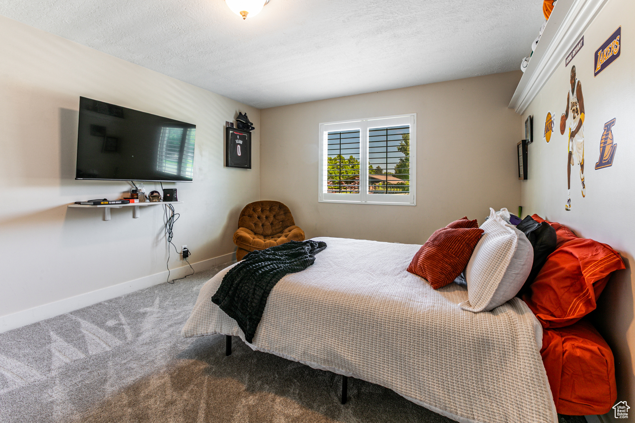 PINE CREST - Residential