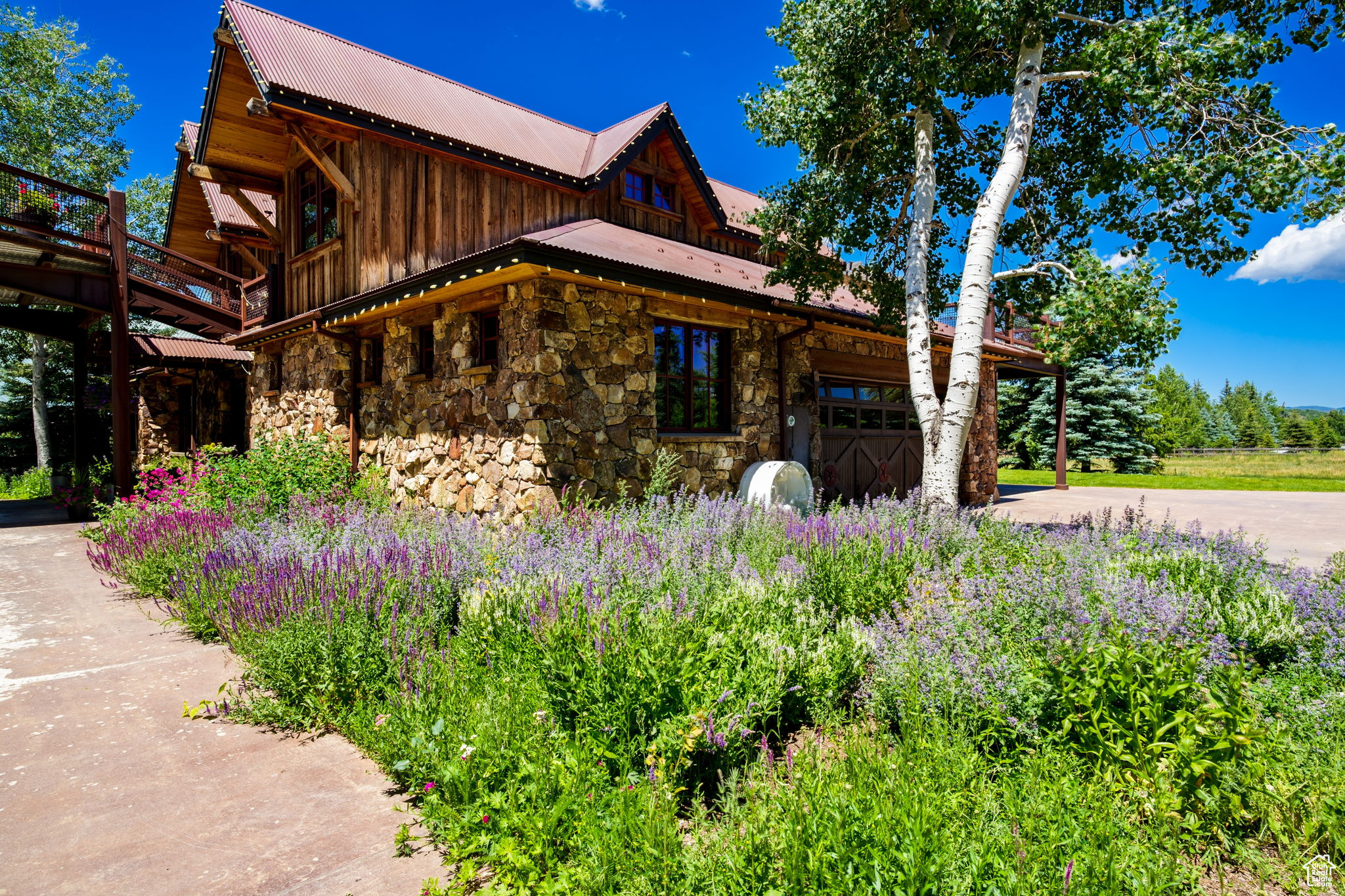 PARK MEADOWS - Residential
