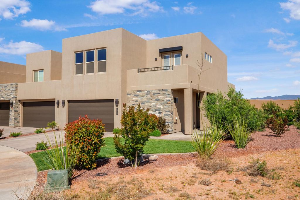 Photo of 5080 W HONANI PATH, Hurricane, UT 84737 (MLS # 2155258)