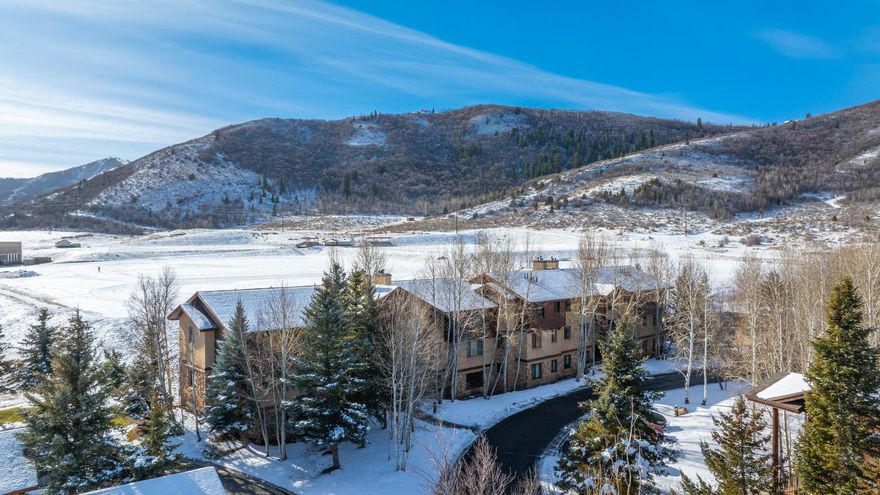 Flooded with natural light, this beautifully updated 3-bedroom, 2-bath Park City condo offers the perfect blend of mountain serenity and modern comfort. Vaulted ceilings and new windows create a bright, airy feel throughout, while sleek over-extended quartz countertops anchor the open-concept living space. Enjoy peaceful Deer Valley views and one of the only units backing directly to open space. Step outside to hiking and cross-country skiing trails right from your back door, making this an ideal year-round mountain retreat. The primary suite has all the roomyou need with a seating area, a walk-in closet and a large bathroom. Convenientlylocated yet surrounded by nature, this condo delivers the best of Park City living.