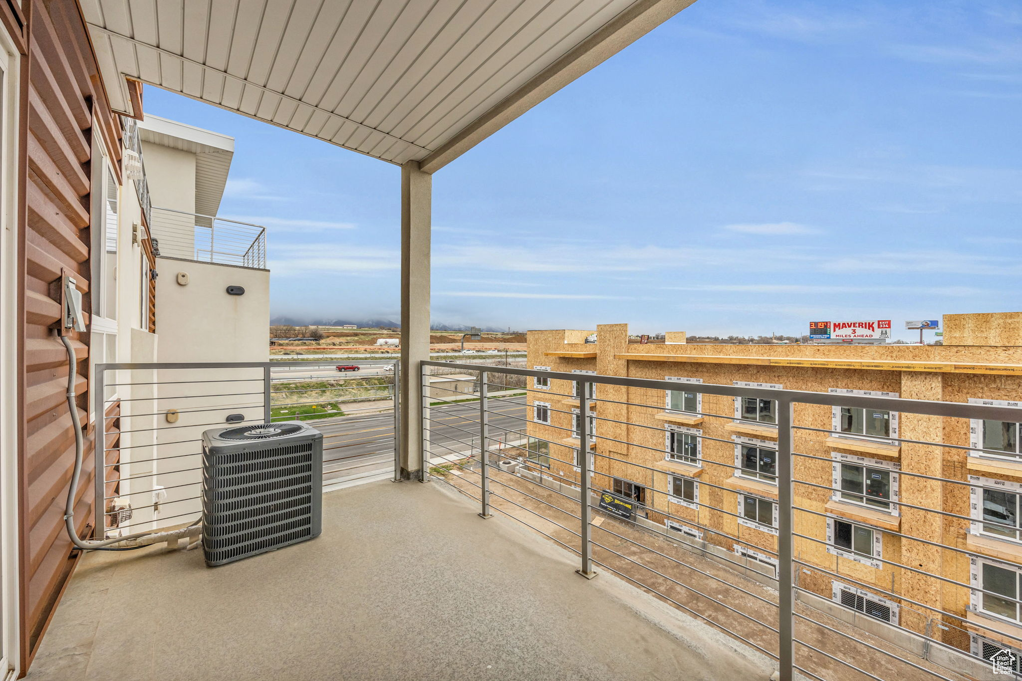 FALCON RIDGE - Residential