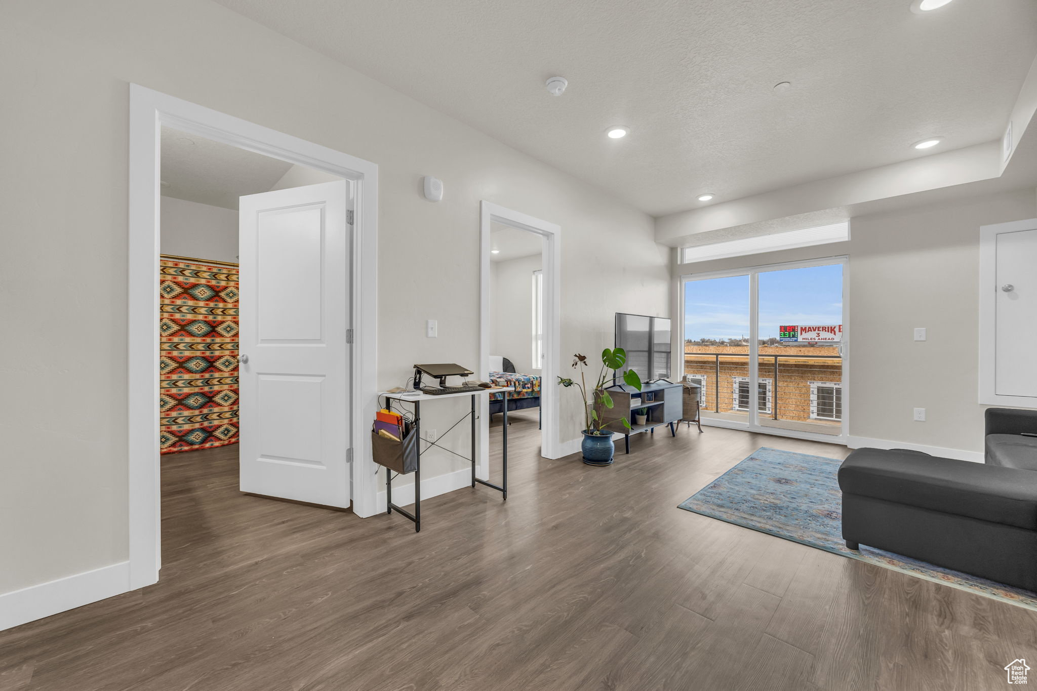 FALCON RIDGE - Residential