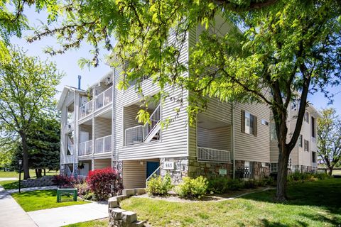 Photo of 965 W LITTLE RIVER WAY #1, South Salt Lake, UT 84119 (MLS # 2158300)