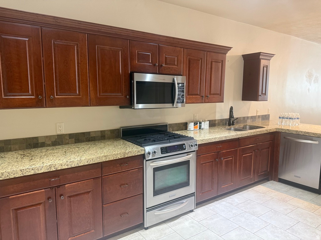 ROCKWELL SQUARE - Residential