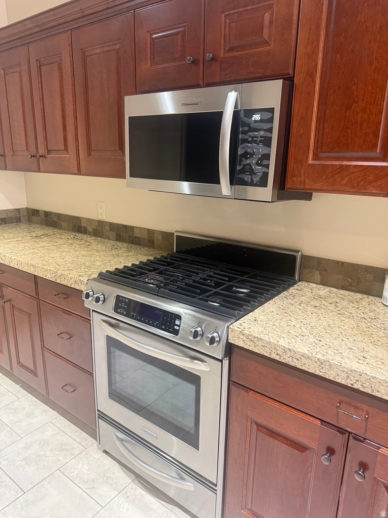 ROCKWELL SQUARE - Residential