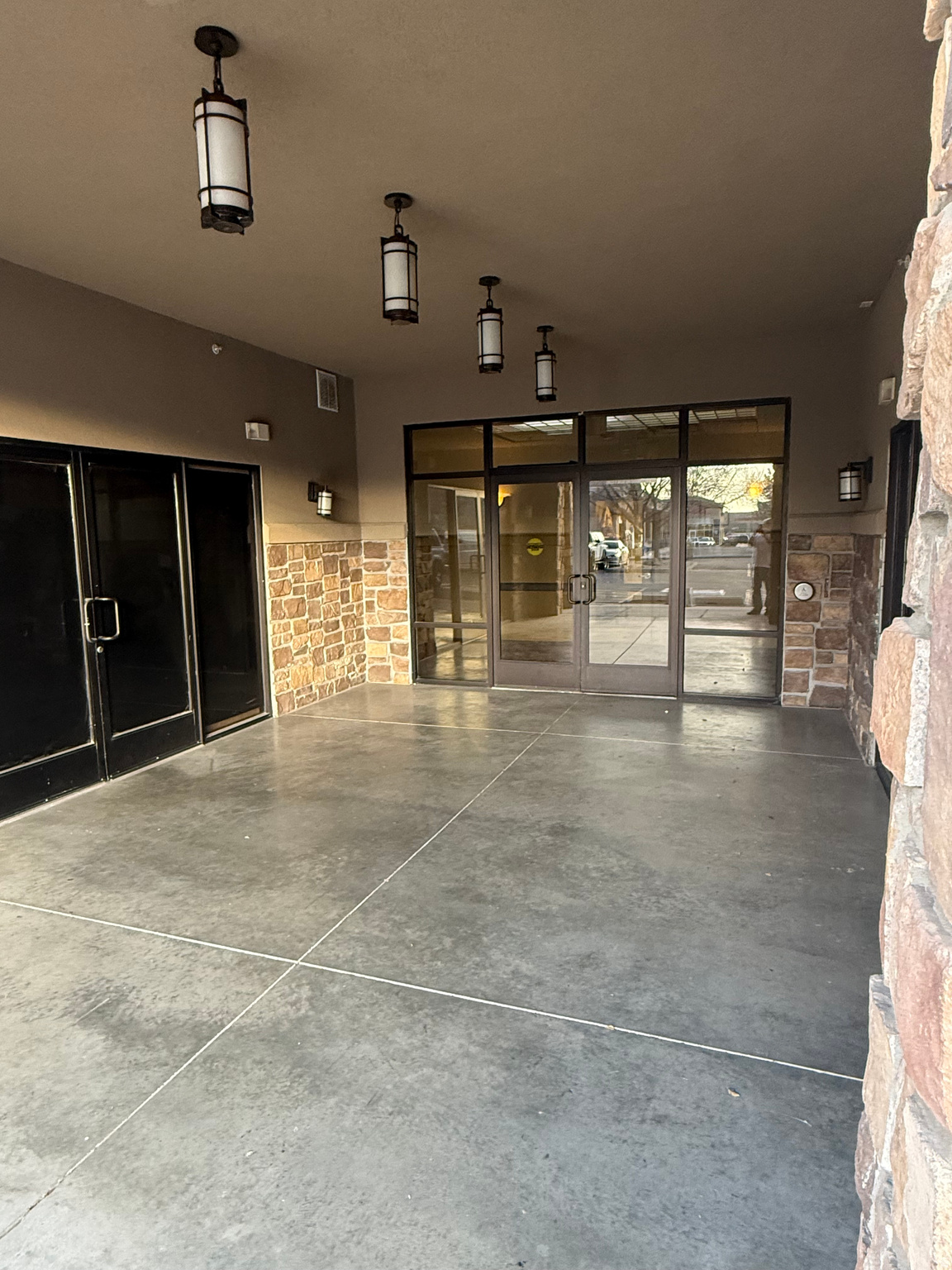 ROCKWELL SQUARE - Residential