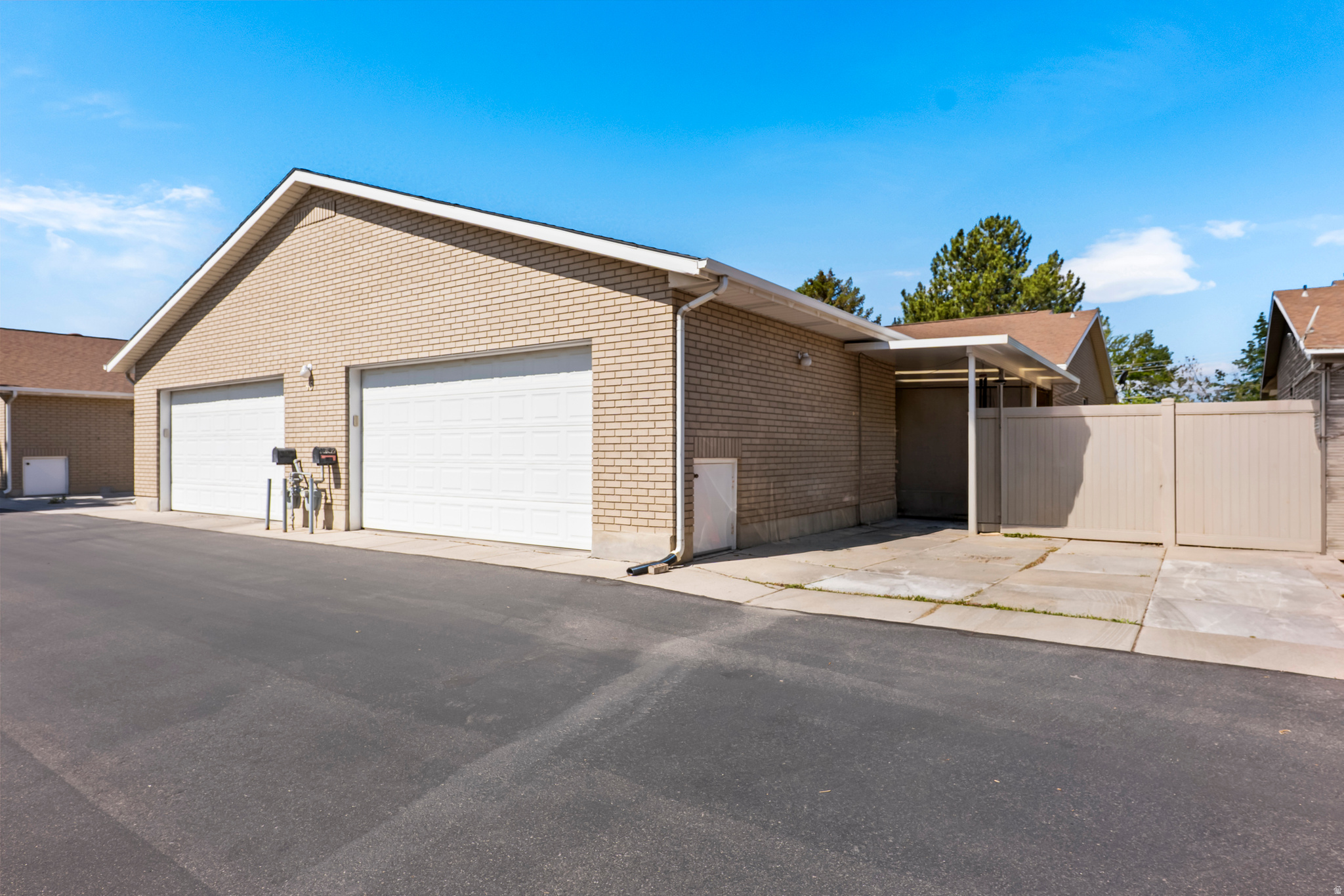 CORNERSTONE CONDO - Residential