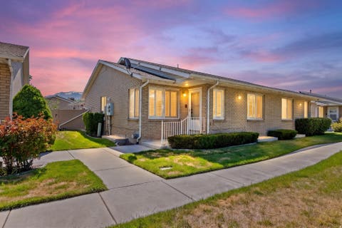 Townhouse For Sale - 10142 S Cornerstone Dr<br/> South Jordan, UT 84095