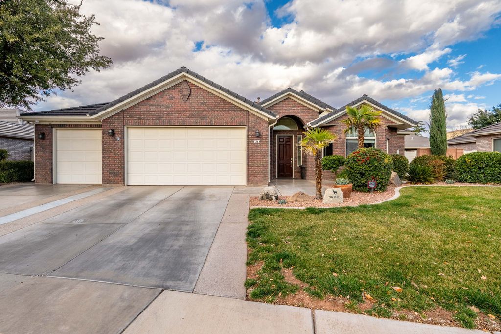 Photo of 1730 W STONEBRIDGE DR, Saint George, UT 84770 (MLS # 2138810)
