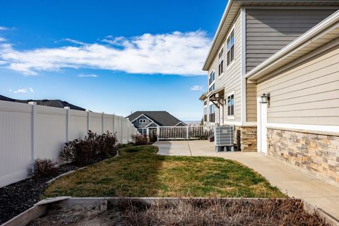 Tiny photo for 910 S PACE PL, North Salt Lake, UT 84054 (MLS # 2142407)