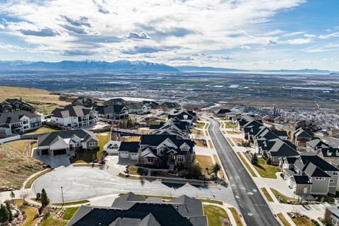 Tiny photo for 910 S PACE PL, North Salt Lake, UT 84054 (MLS # 2142407)