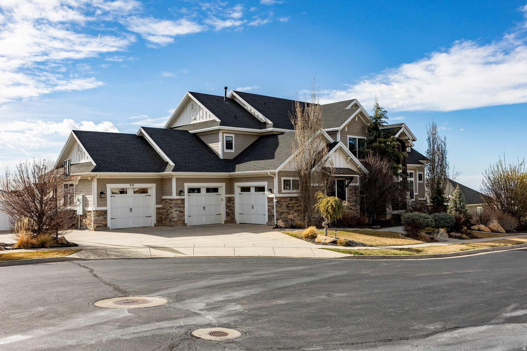 EAGLEPOINTE ESTATES - Residential