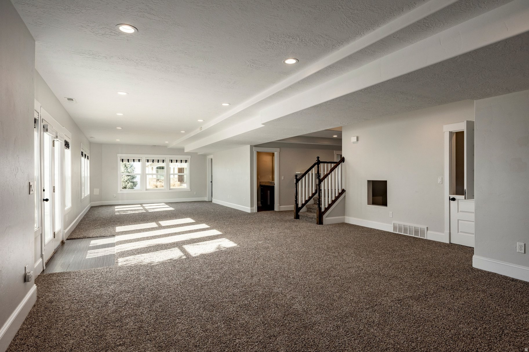 EAGLEPOINTE ESTATES - Residential