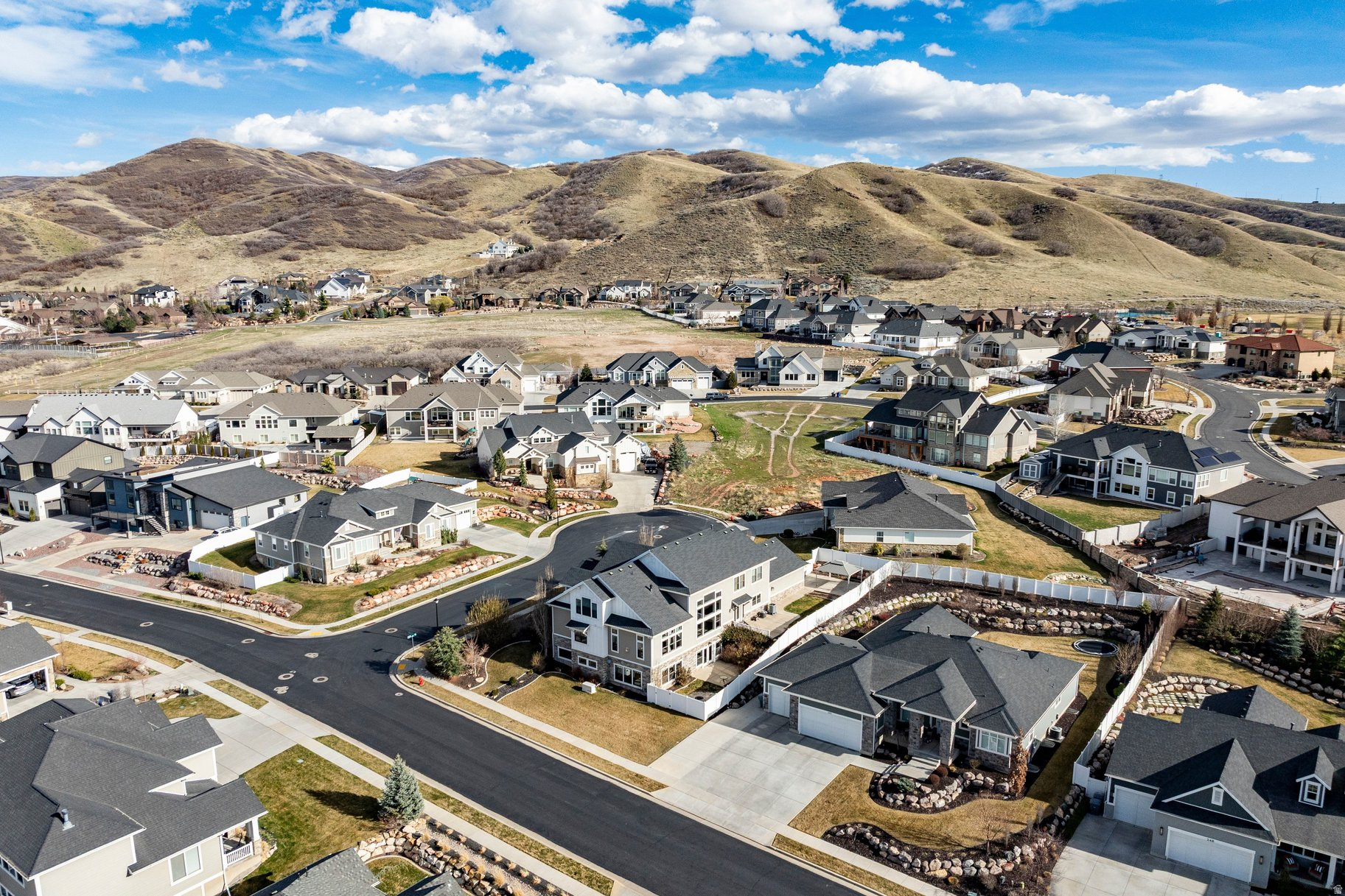 EAGLEPOINTE ESTATES - Residential