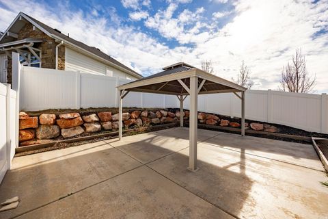 Tiny photo for 910 S PACE PL, North Salt Lake, UT 84054 (MLS # 2142407)