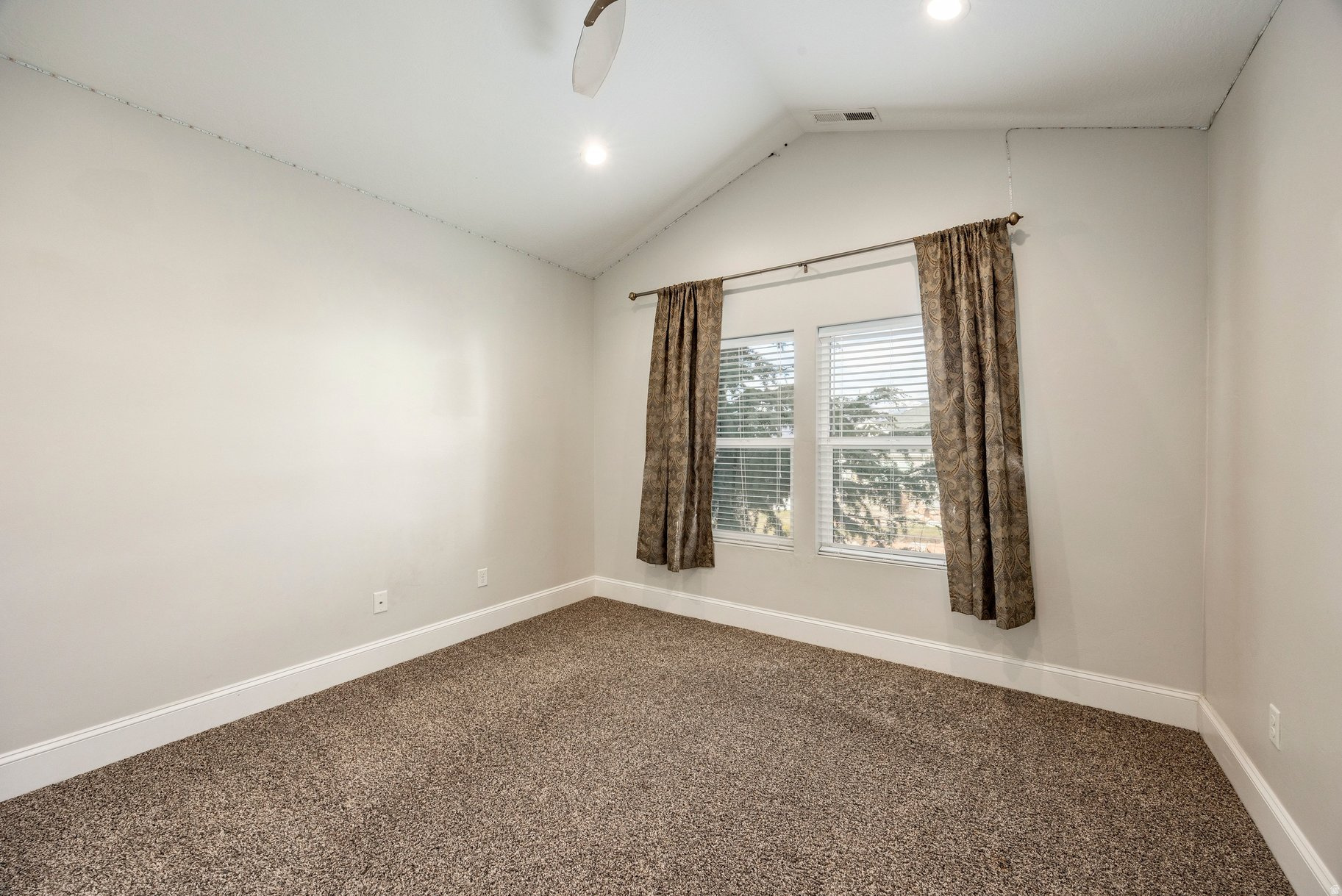 EAGLEPOINTE ESTATES - Residential