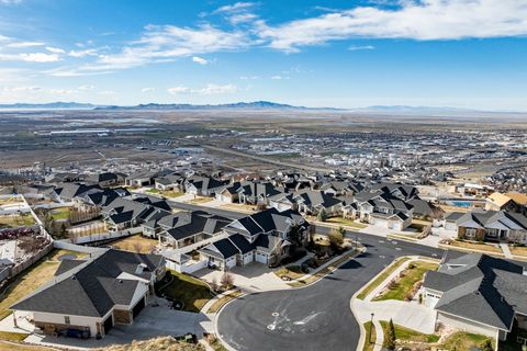 Tiny photo for 910 S PACE PL, North Salt Lake, UT 84054 (MLS # 2142407)