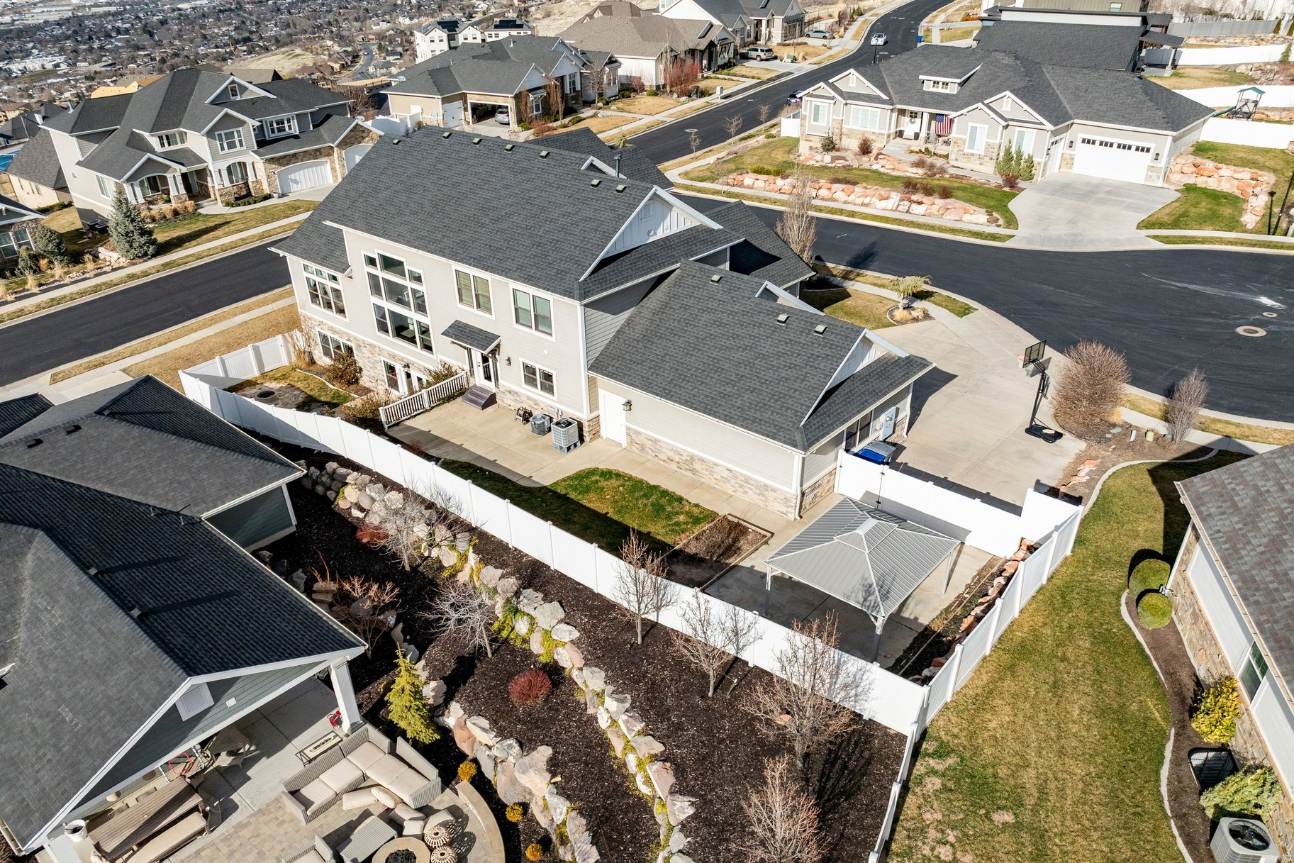 EAGLEPOINTE ESTATES - Residential