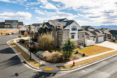 Tiny photo for 910 S PACE PL, North Salt Lake, UT 84054 (MLS # 2142407)