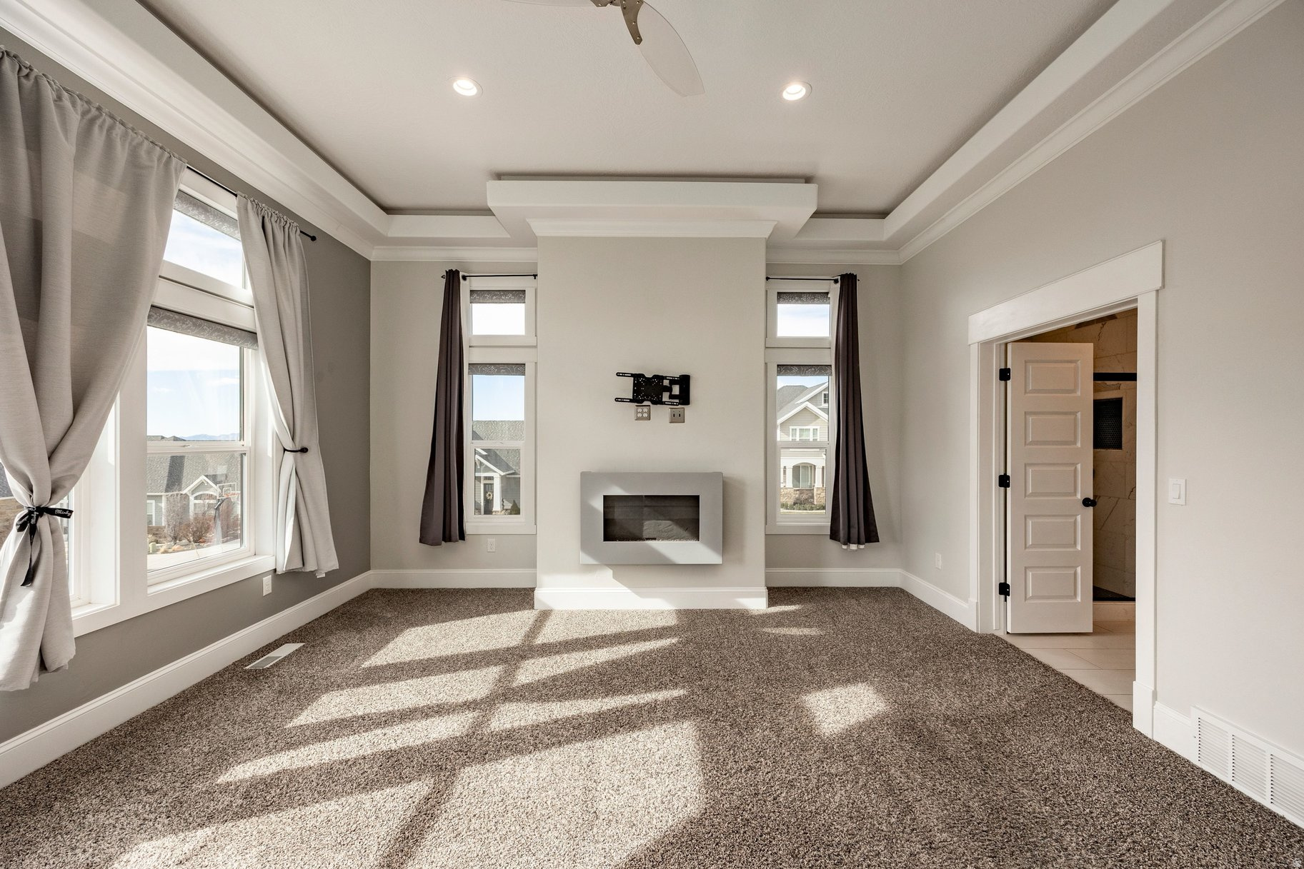 EAGLEPOINTE ESTATES - Residential