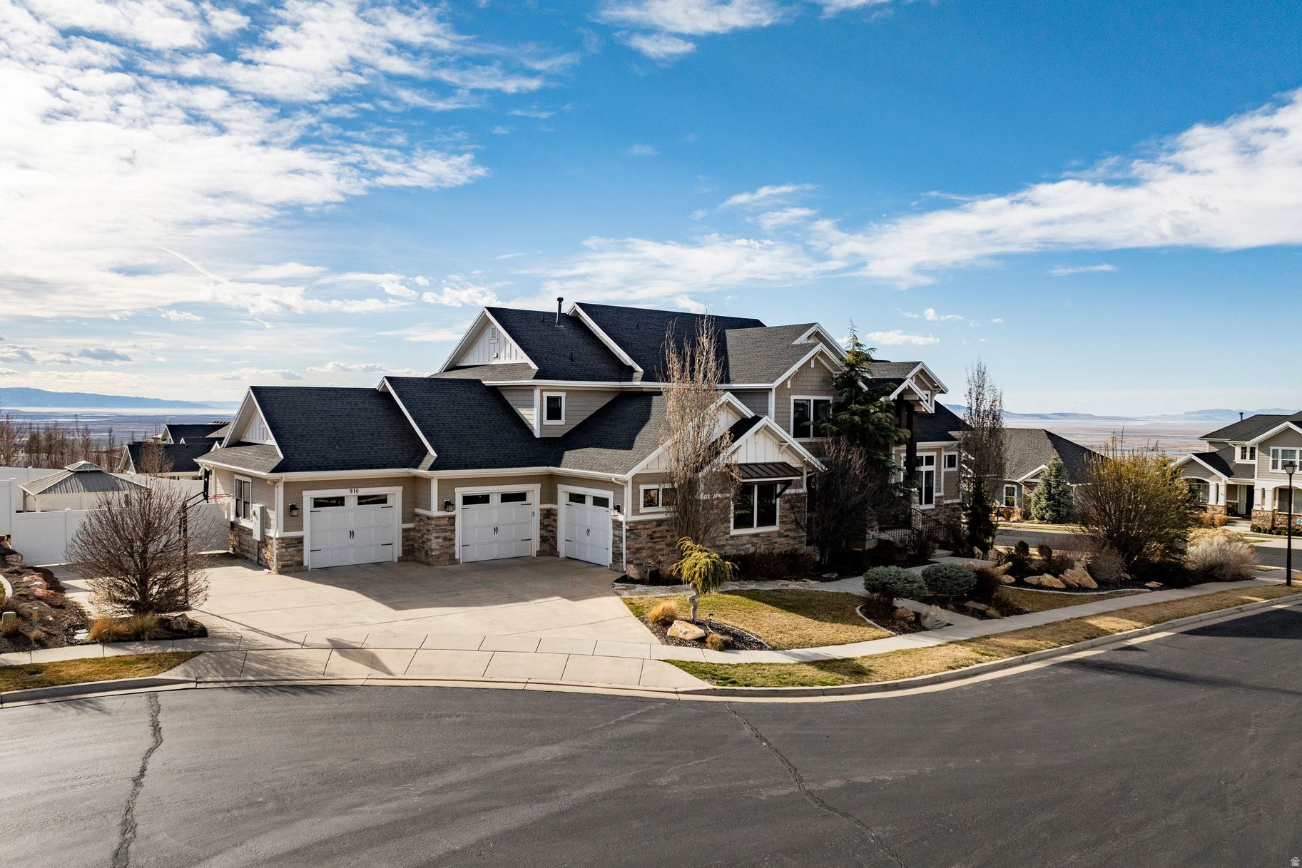 EAGLEPOINTE ESTATES - Residential