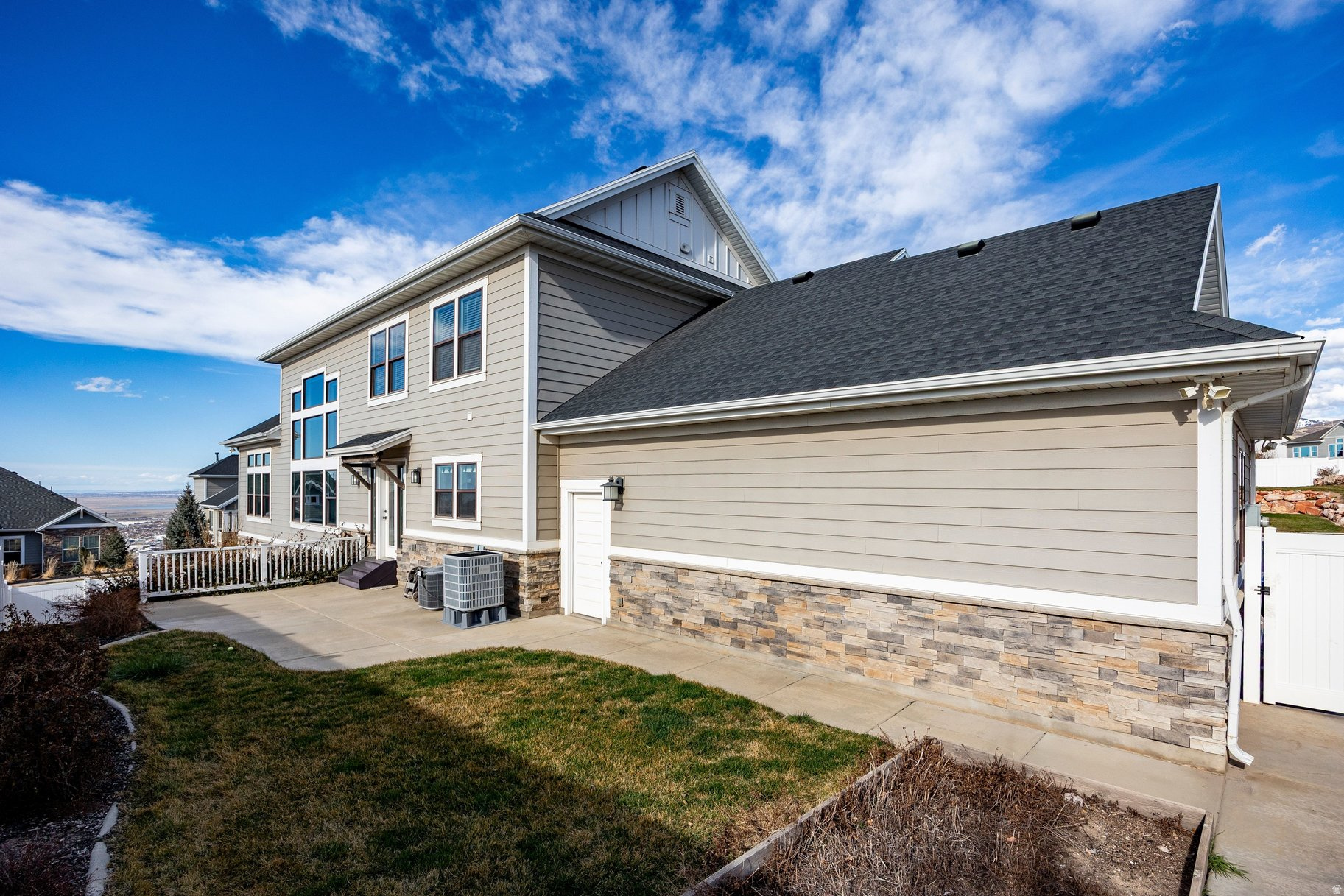 EAGLEPOINTE ESTATES - Residential