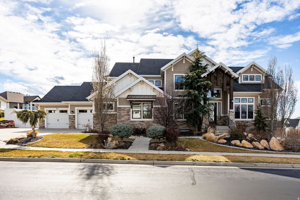 Photo of 910 S PACE PL, North Salt Lake, UT 84054 (MLS # 2142407)