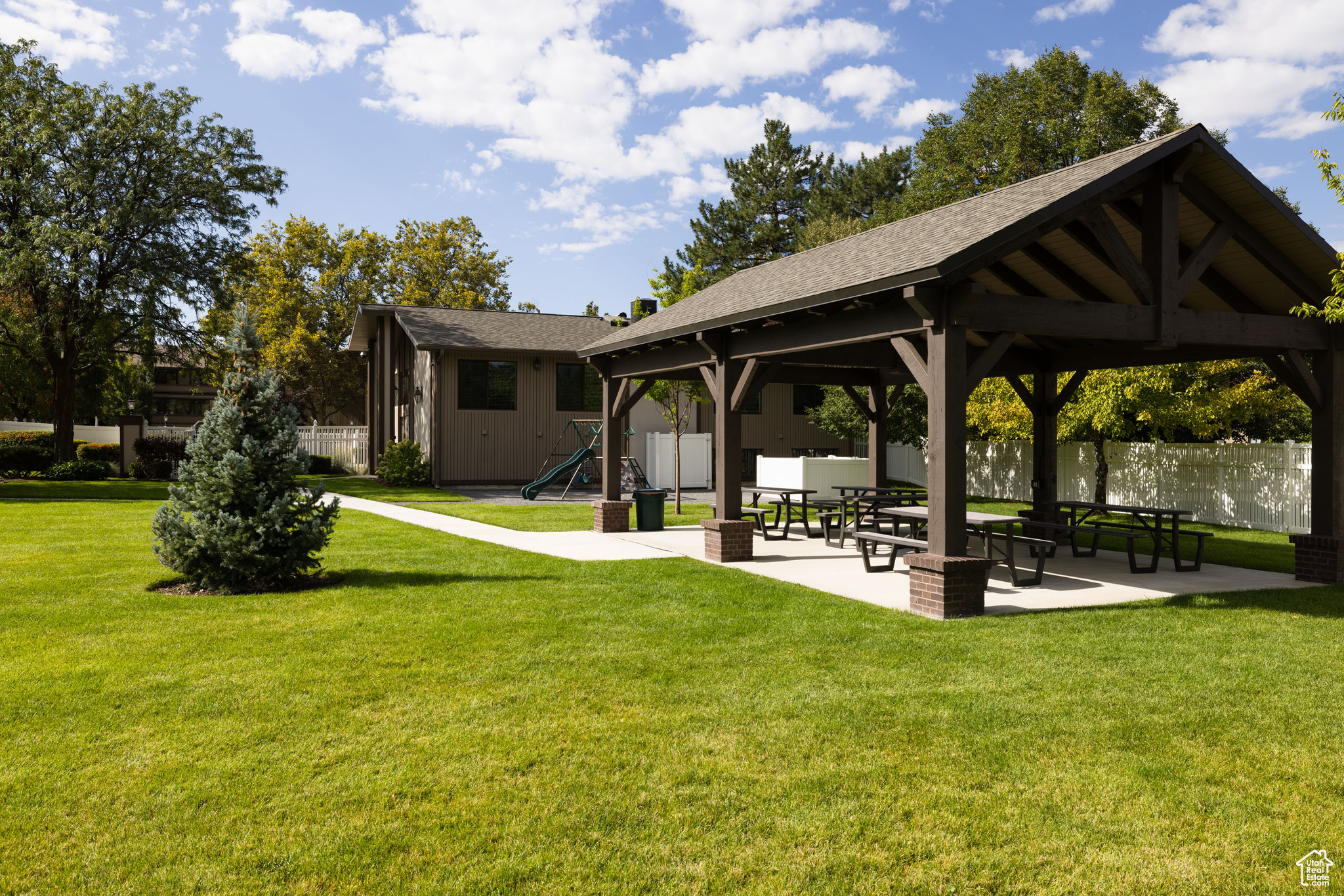FAIR MEADOWS - Residential