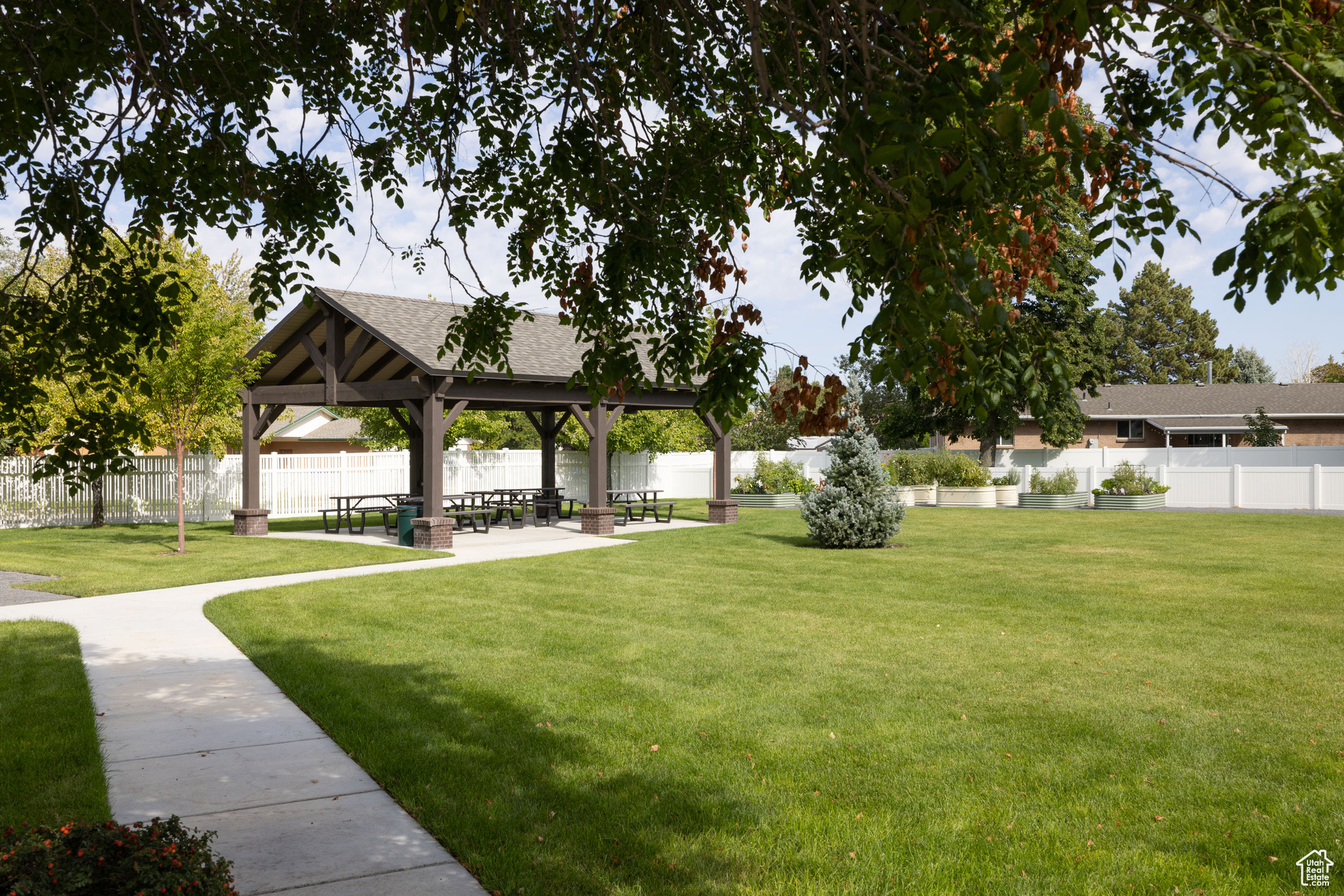 FAIR MEADOWS - Residential