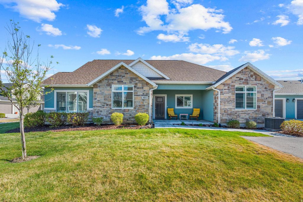 Photo of 442 N PINTAIL LN #C, Vineyard, UT 84059 (MLS # 2148464)