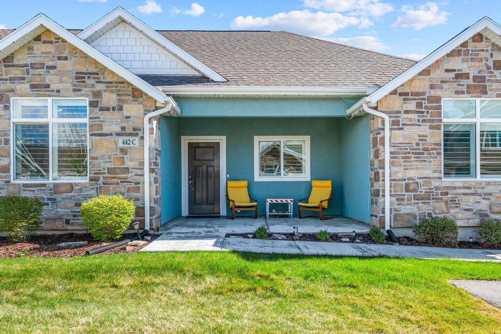 Photo of 442 N PINTAIL LN #C, Vineyard, UT 84059 (MLS # 2148464)