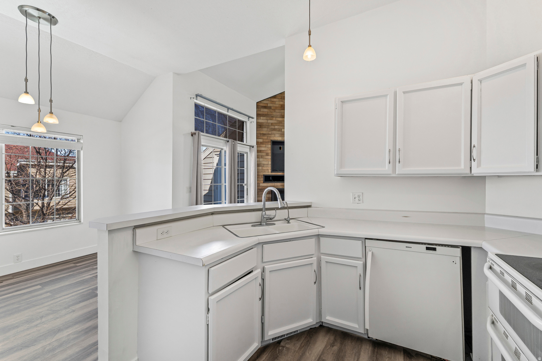 CROSSPOINTE - Residential