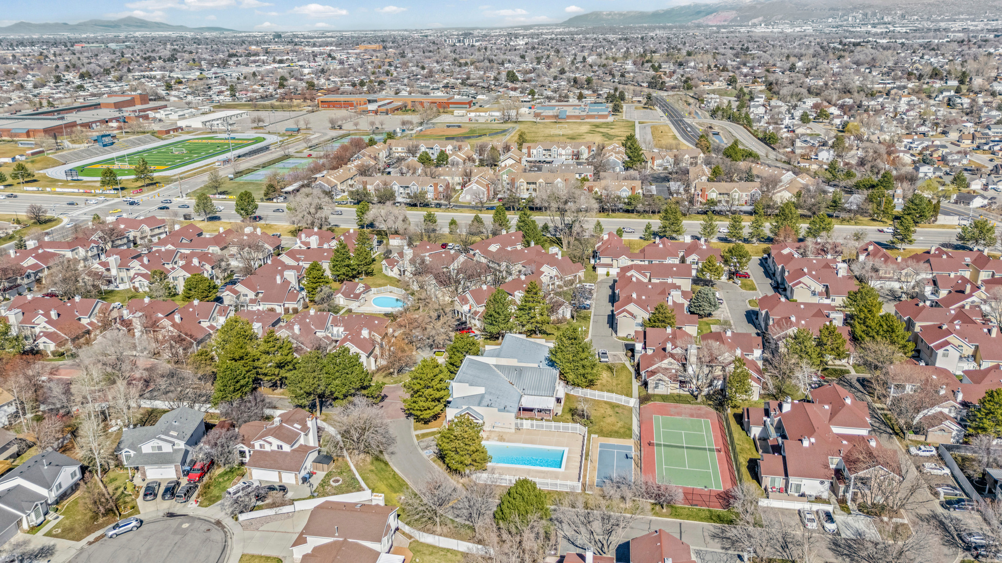 CROSSPOINTE - Residential