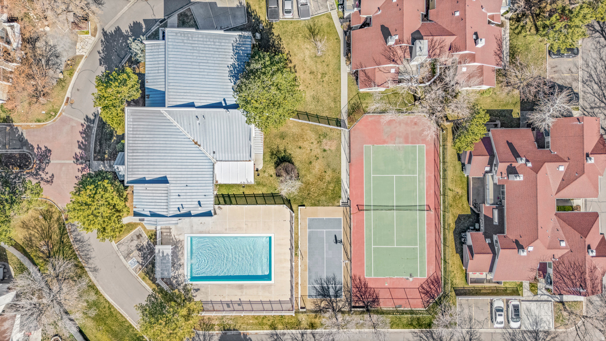 CROSSPOINTE - Residential