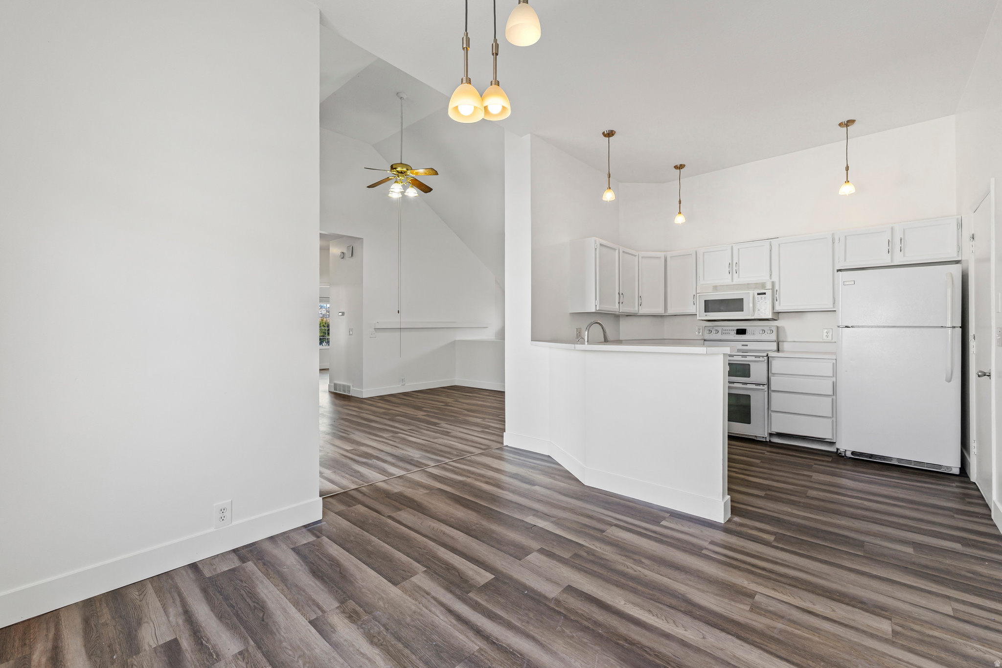 CROSSPOINTE - Residential