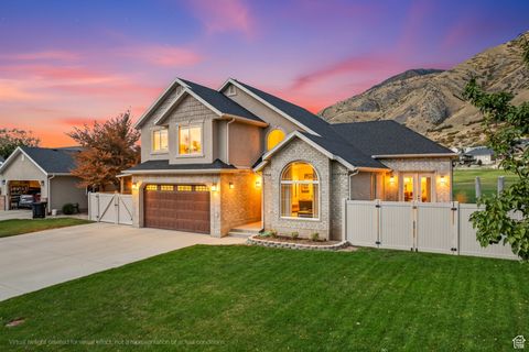 Photo of 1653 E 300 S, Springville, UT 84663 (MLS # 2117985)