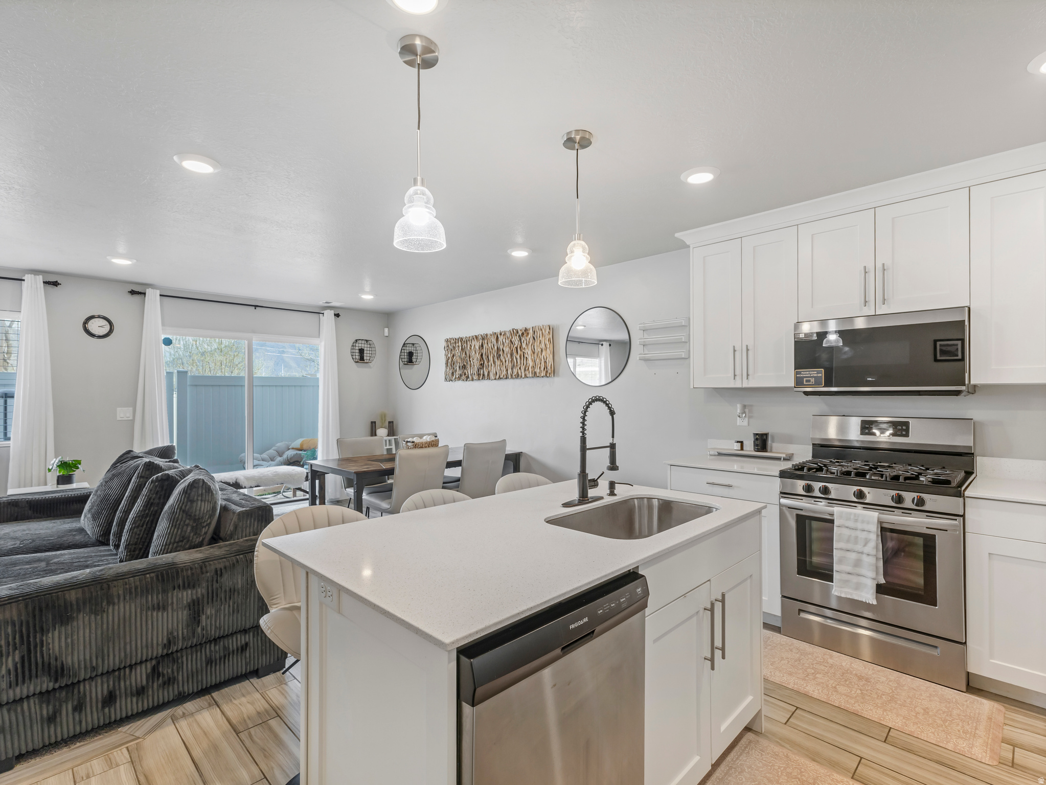 FREEDOM LANDING TOWN - Residential