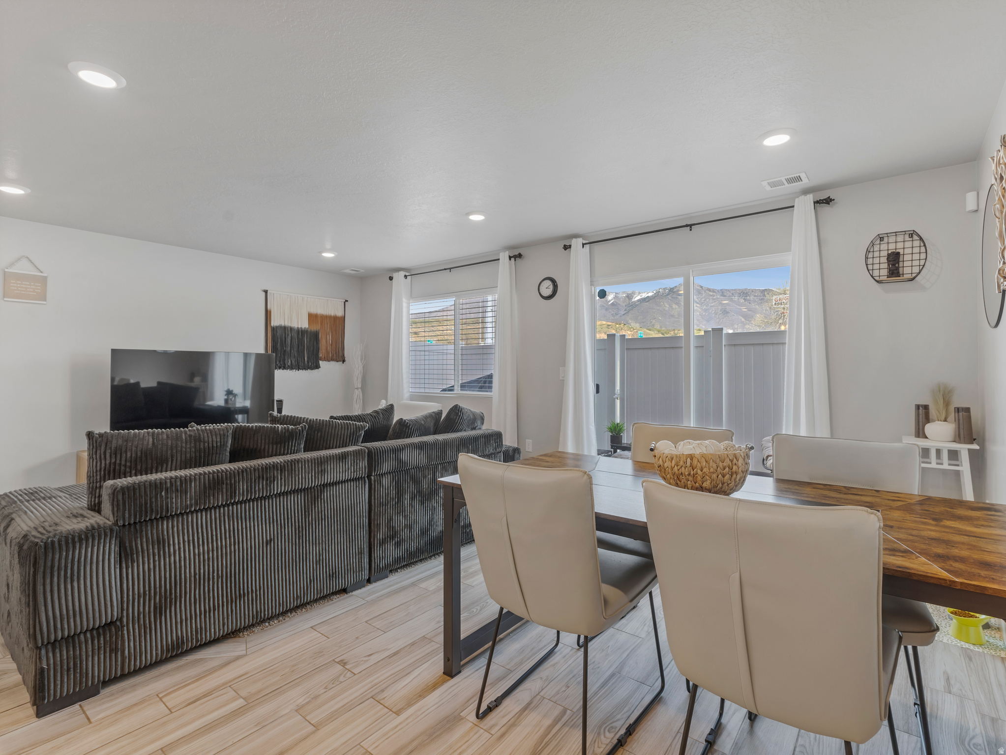 FREEDOM LANDING TOWN - Residential