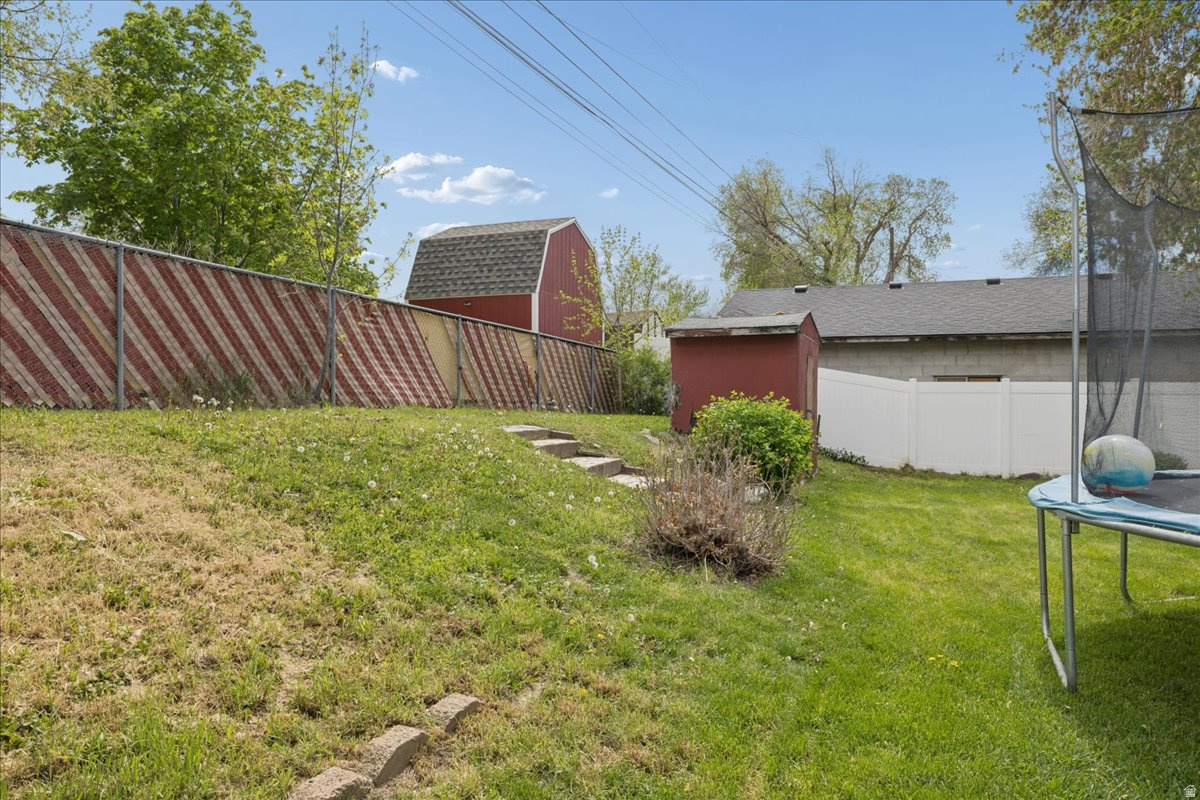 GOLDEN ACRES - Residential