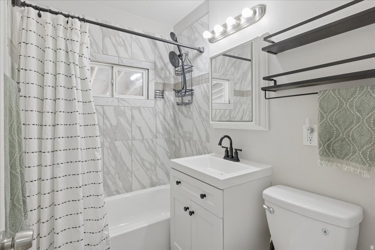 GOLDEN ACRES - Residential