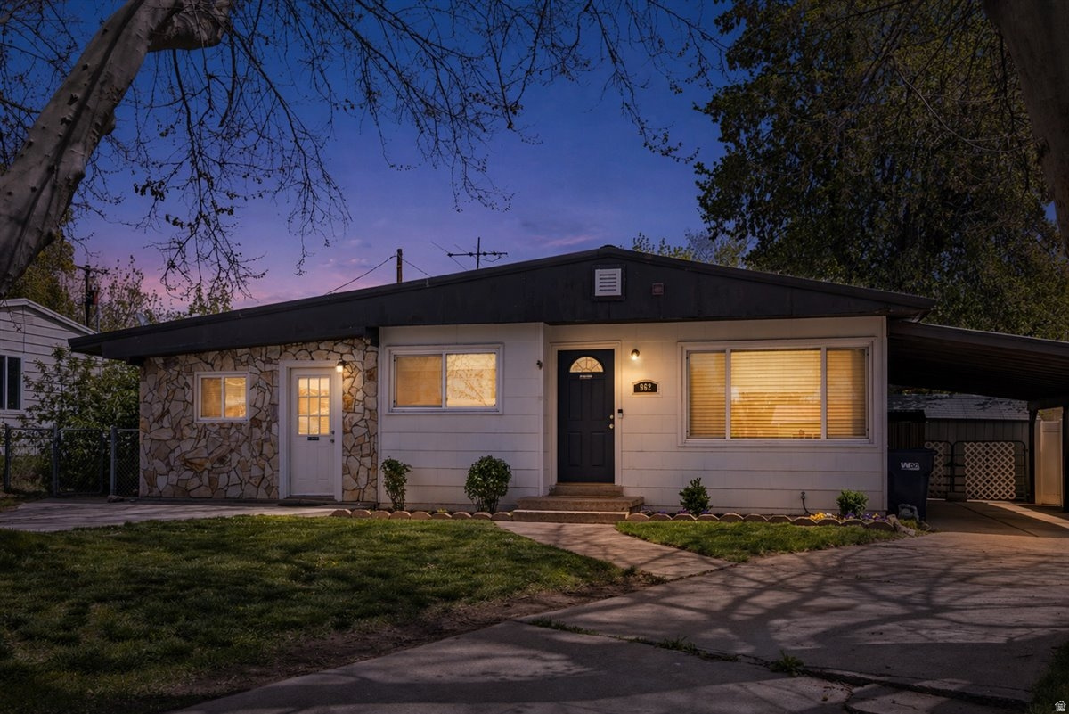 GOLDEN ACRES - Residential