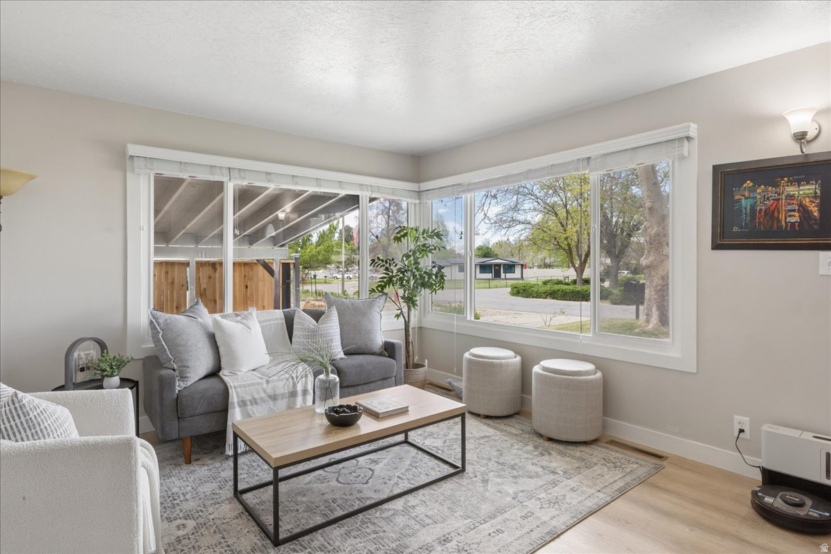 GOLDEN ACRES - Residential